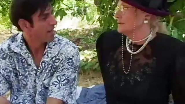 お気に入りの近くのホットタブ 女の子 向け av 動画