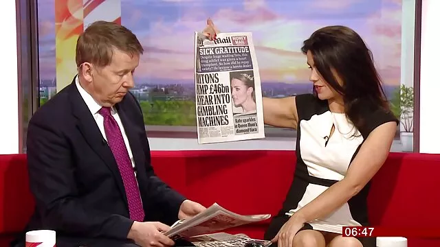 この女性は彼女の素敵なコックを得ています 女子 用 セックス 動画