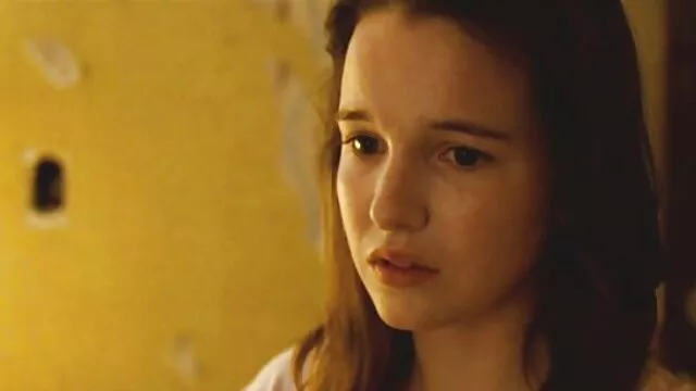 この小さな女の子は彼女を狂わせる。 av サンプル 女性 向け