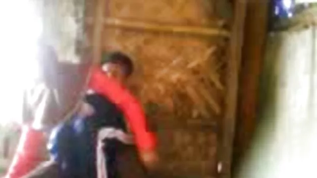 チアリーダーを身に着けている女性は悪の多くをクソ アダルト ビデオ 女子 向け