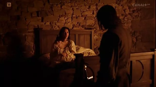 ソファの上にすべての四つん這い性 無料 女性 向け av 動画