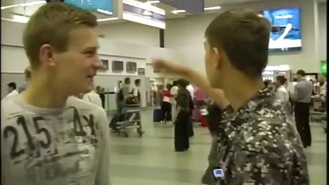 口の中でBlowjobは大きな肛門注入を探しています 女の子 用 av 動画